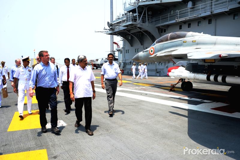 union-defence-minister-manohar-parrikar-and-us-407230