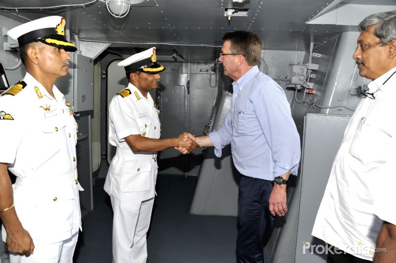 union-defence-minister-manohar-parrikar-and-us-407231