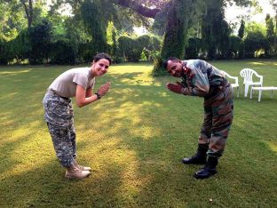 u-s-_army_1st_lt-_laura_condyles_and_indian_army_junior_commissioned_officer_saab_ajit_singh